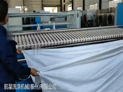 【视频】送布机厂家，床单送布机调试中